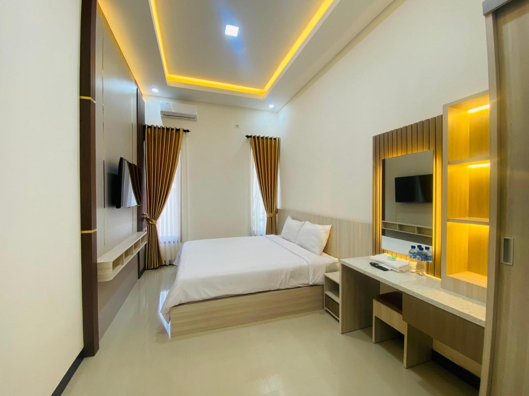 Kanggo Riko Family Homestay Mitra Reddoorz Banyuwangi  Exterior photo